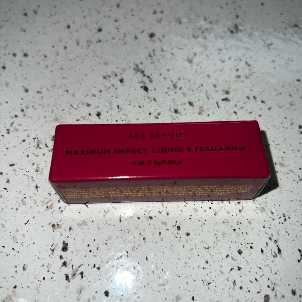 Liquid eyeshadow